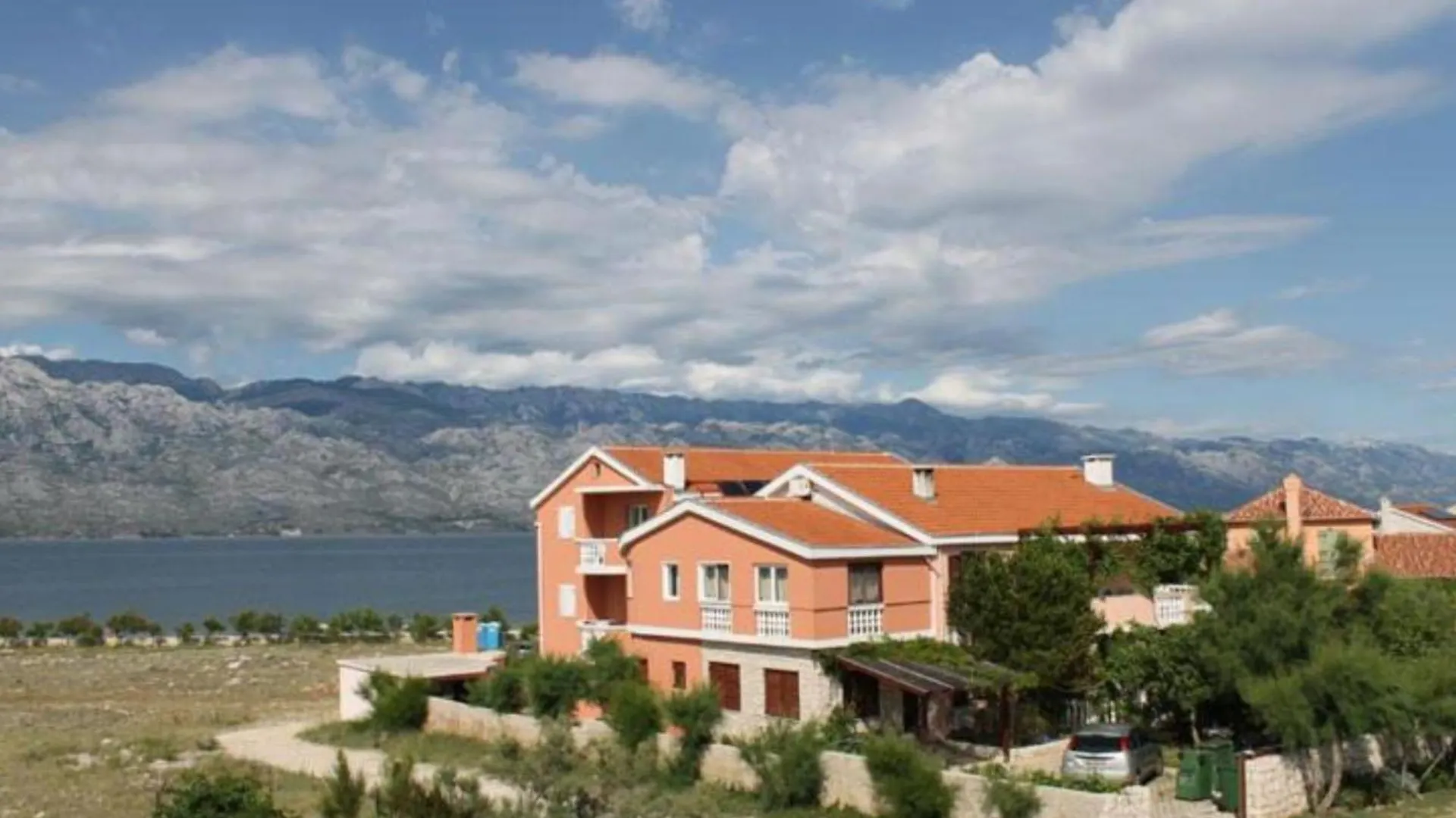 Guest house Apartments Ata Razanac