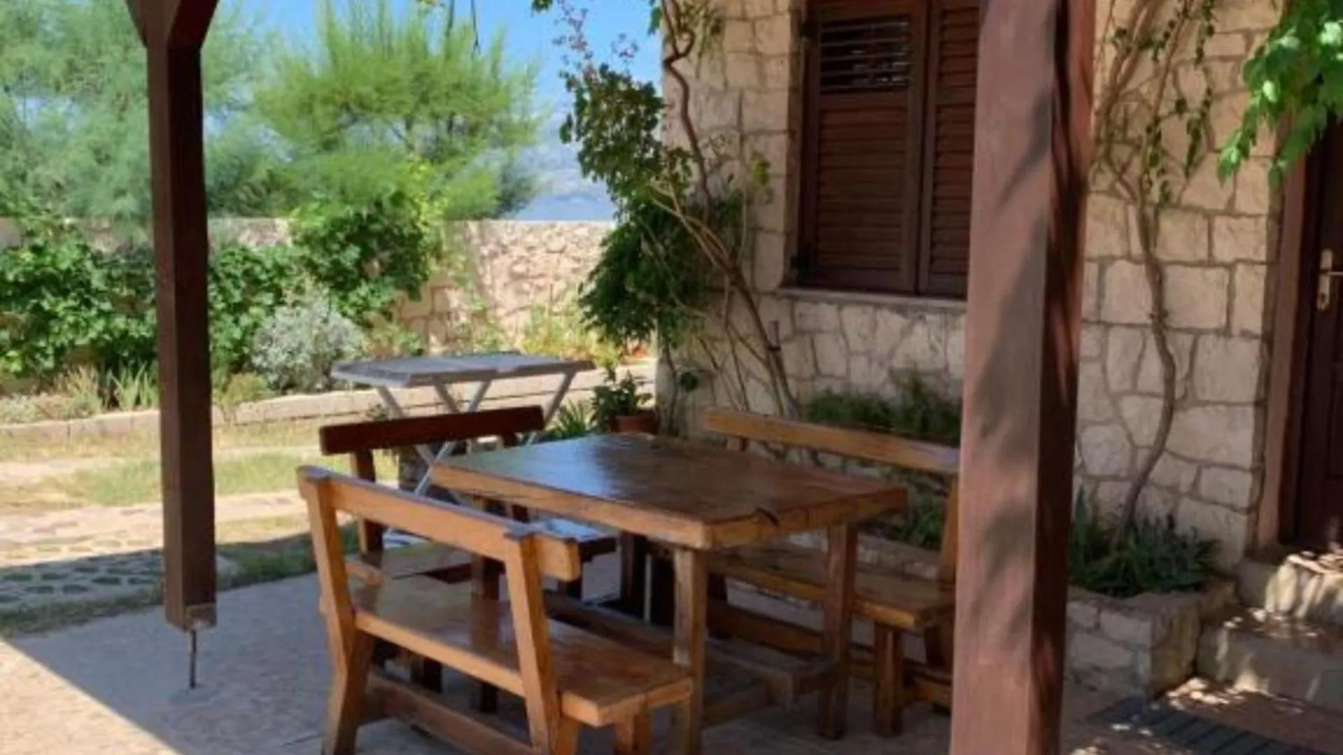 Apartments Ata Razanac